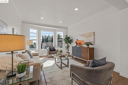 4730 Melrose Ave, Oakland, CA, 94601-4737 | Card Image