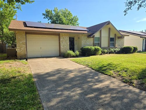 610 Edelweiss Dr, Grand Prairie, TX, 75052-5823 | Card Image