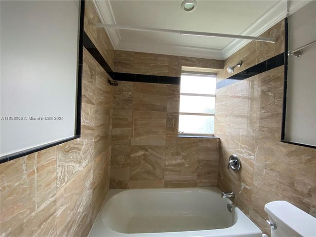 APT-301 - 232 Ne 12 Th Ave, Condo with 2 bedrooms, 2 bathrooms and null parking in Hallandale Beach FL | Image 10