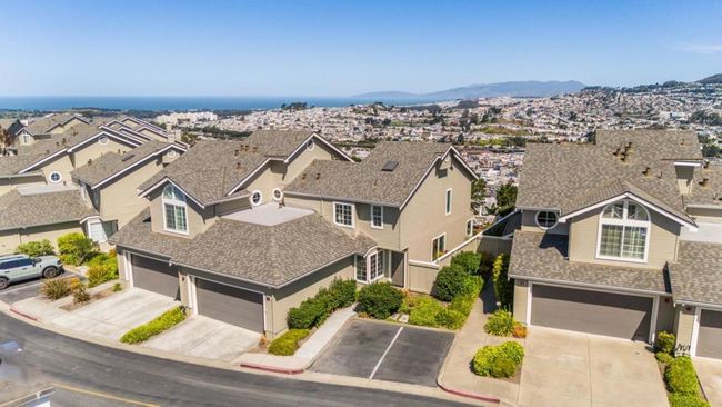 156 Treeview Dr, Townhouse with 2 bedrooms, 3 bathrooms and 2 parking in Daly City CA | Image 53