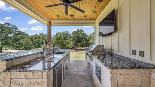 612 Latigo Ct, Weatherford, TX, 76088-8555 | Card Image