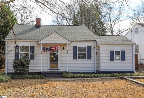 107 Brookdale Ave, Greenville, SC, 29607-2935 | Card Image