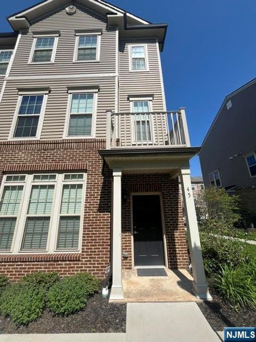 45 Leahy Dr, Wood Ridge, NJ, 07075-2444 | Card Image
