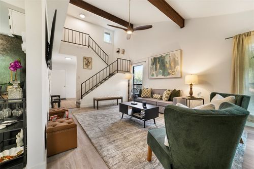 apt-a-2009 Kenneth Ave, Austin, TX, 78741-5284 | Card Image