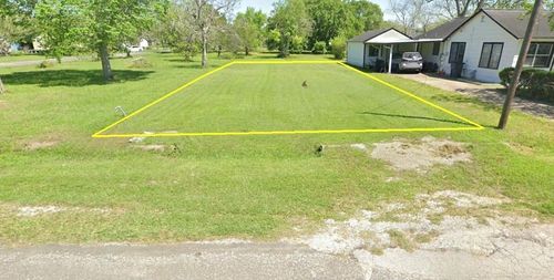 2805 Sims Ave, Bay City, TX, 77414-6446 | Card Image