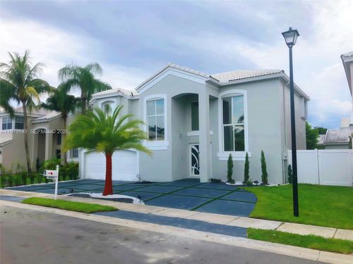 926 Sw 102nd Ter, Pembroke Pines, FL, 33025-5571 | Card Image