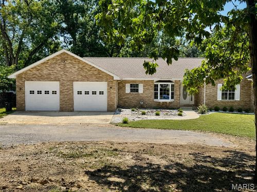 7 Denzel Dr, Greenville, IL, 62246-2768 | Card Image