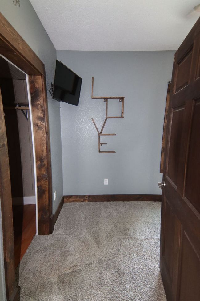 307 S Douglas St, House other with 3 bedrooms, 1 bathrooms and 4 parking in Villa Grove IL | Image 12