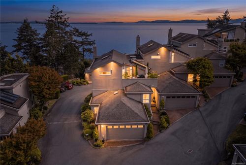 5-4771 Cordova Bay Rd, Saanich, BC, V8Y2J7 | Card Image