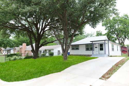1037 E Cantey St, Fort Worth, TX, 76104-6844 | Card Image