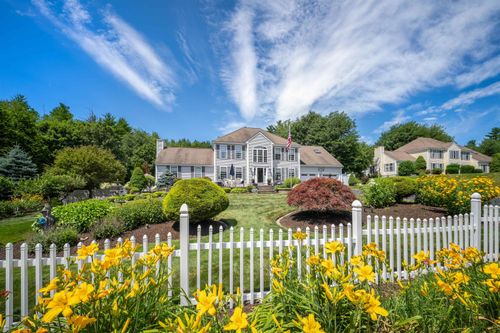 48 Cottonwood Dr, Dover, NH, 03820-6035 | Card Image