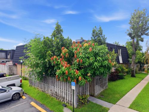105 Woodland Rd, Palm Springs, FL, 33461-1044 | Card Image