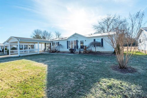 428 Riverwind Dr, Hendersonville, NC, 28739-8742 | Card Image