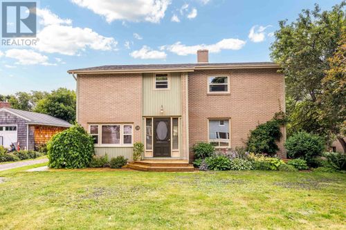 28 Admiral St, Charlottetown, PE, C1A2C6 | Card Image