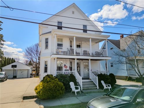 56 Oakland Ave, Cranston, RI, 02910-4549 | Card Image
