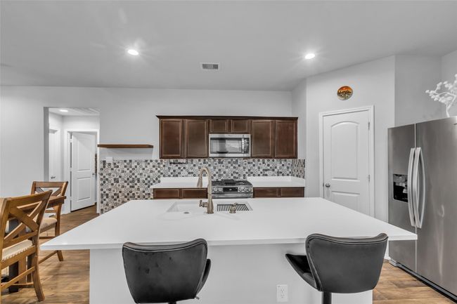 2422 Sheephorn Summit Trl, House other with 3 bedrooms, 2 bathrooms and 2 parking in Spring TX | Image 9