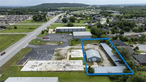 2757 E Robinson Ave, Springdale, AR, 72764-5712 | Card Image