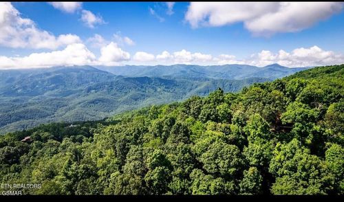 10 Saint Moritz Ct, Gatlinburg, TN, 37738 | Card Image