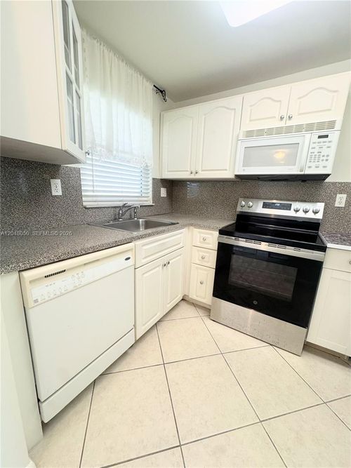 202-9660 Sunrise Lakes Blvd, Sunrise, FL, 33322-1109 | Card Image