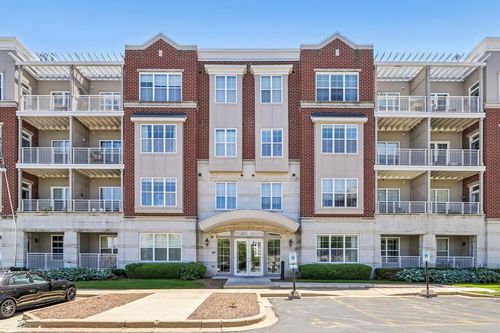 110-3872 S Lake Drive, Saint Francis, WI, 53235 | Card Image