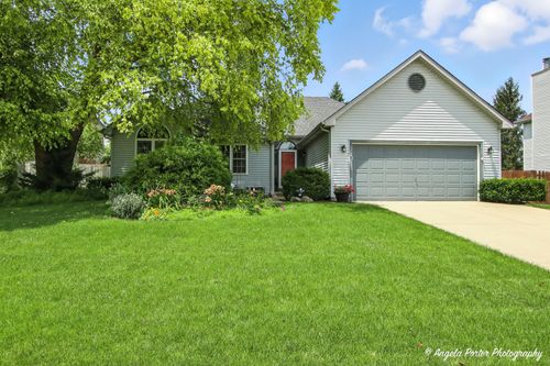 305 S Carriage Trl, McHenry, IL, 60050-5400 | Card Image