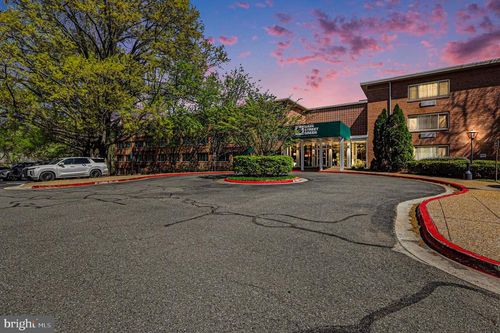 203-10570 Main St, FAIRFAX, VA, 22030-7102 | Card Image