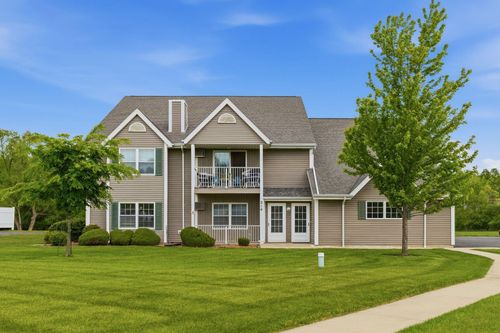 214 Minz Park Cir, West Bend, WI, 53095-5716 | Card Image