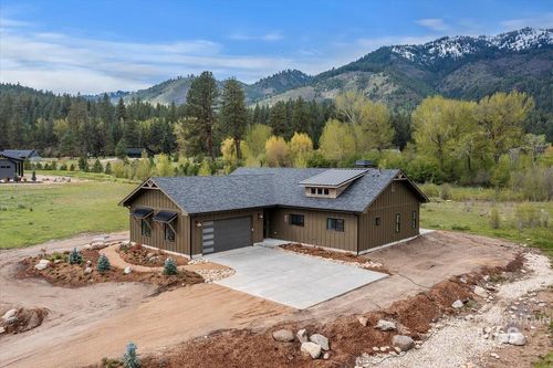 49 Singing Springs Way, Garden Valley, ID, 83622-1031 | Card Image