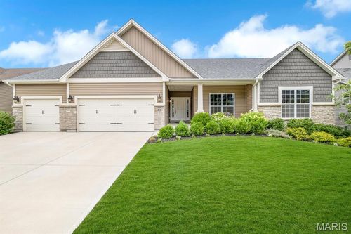 414 Filipp Ln, Lake St Louis, MO, 63367-4315 | Card Image