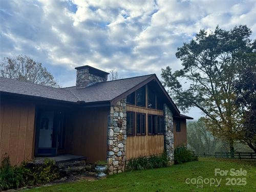 725 Ridge Rd, Spruce Pine, NC, 28777-6009 | Card Image