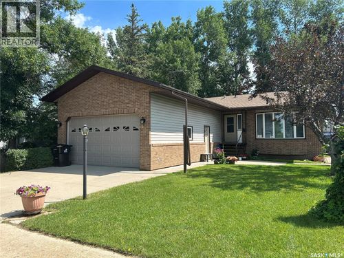 209 Taylor St, Bienfait, SK, S0C0M0 | Card Image