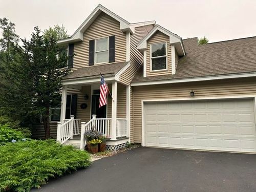 18 Haines Brook Farm Ln, Greenland, NH, 03840-2365 | Card Image