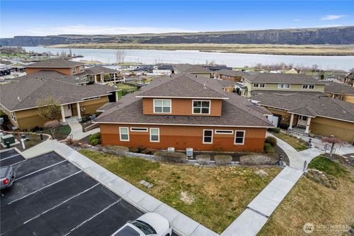 a76-9122 Red Hawk Ln Nw, Quincy, WA, 98848-9108 | Card Image