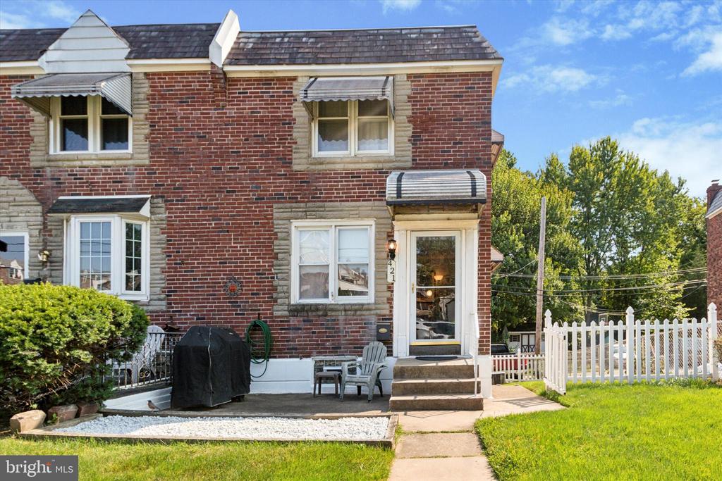 Park Dr, Glenolden, PA 19036