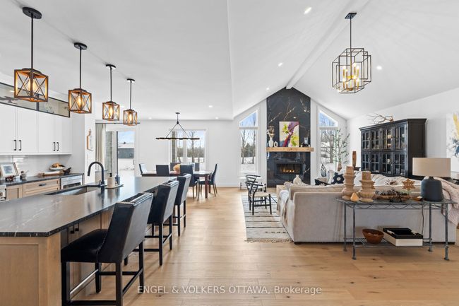 425 Ginger Cres, House other with 5 bedrooms, 4 bathrooms and 6 parking in Metcalfe ON | Image 6