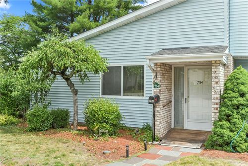 754 Williamsburg Circle, Warwick, RI, 02886 | Card Image