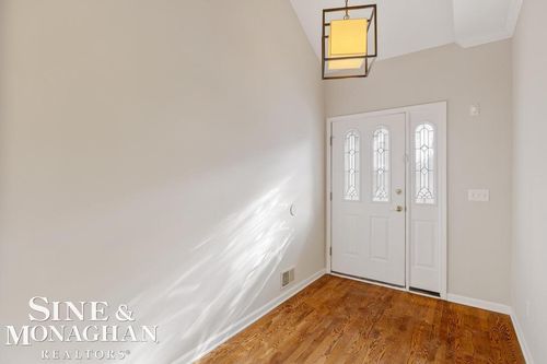 3327 Nell Rose Ct, Royal Oak, MI, 48073-2420 | Card Image