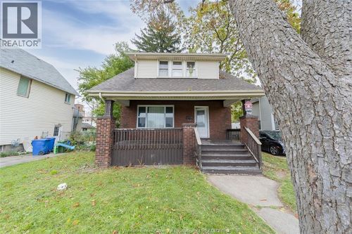 394 Crawford Ave, Windsor, ON, N9A5C4 | Card Image