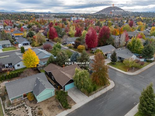 21325 Pelican Dr, Bend, OR, 97701-9690 | Card Image