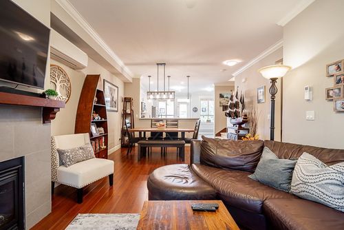 25-19560 68 Ave, Surrey, BC, V4N5Y5 | Card Image