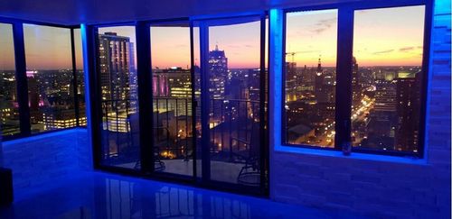 26012603-929 N Astor Street, MILWAUKEE, WI, 53202 | Card Image