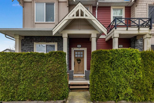 7305 192 Street, Home with 5 bedrooms, 3 bathrooms and 3 parking in Surrey BC | Image 3