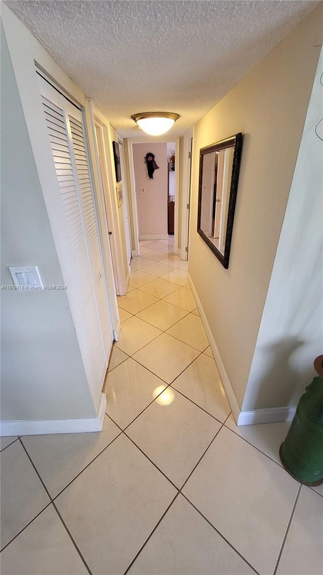 412A - 3800 S Ocean Dr, Condo with 2 bedrooms, 2 bathrooms and null parking in Hollywood FL | Image 8
