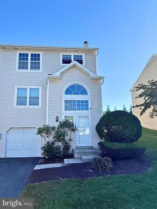 6113 Spring Knoll Dr, HARRISBURG, PA, 17111-4870 | Card Image