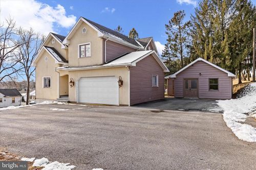 216 N Charlotte St, MANHEIM, PA, 17545-1108 | Card Image