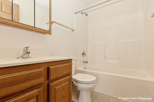 5832 Fieldstone Trl, Townhouse with 2 bedrooms, 4 bathrooms and 2 parking in MCHENRY IL | Image 21