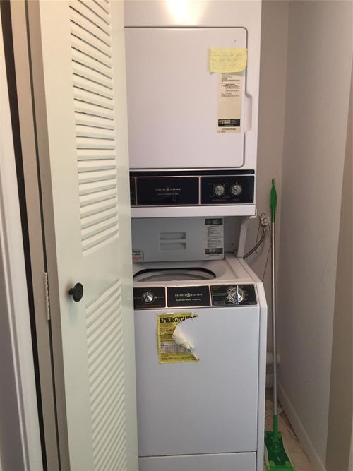 apt-p211-1300 Sw 124th Ter, Pembroke Pines, FL, 33027-4029 | Card Image