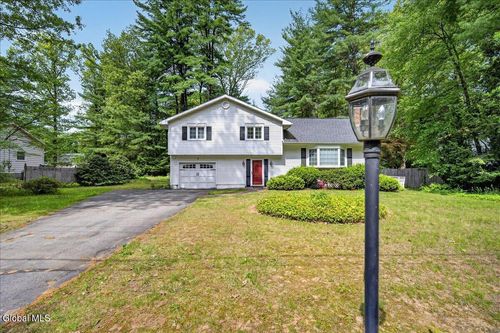 5 Peck Lane, Clifton Park, NY, 12065 | Card Image