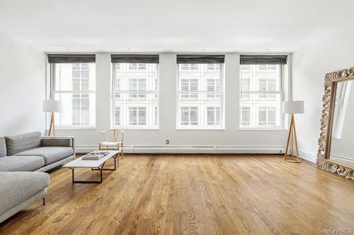 0-102 Fulton St, New York, NY, 10038-2707 | Card Image