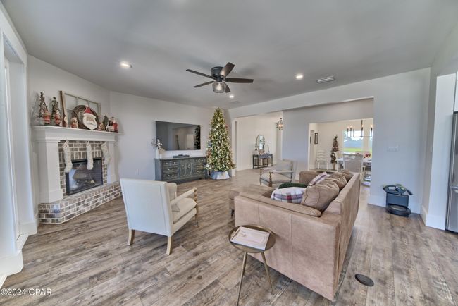 700 E 2 Nd St, House other with 4 bedrooms, 4 bathrooms and null parking in Lynn Haven FL | Image 15